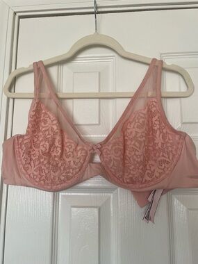 Victoria's Secret Blush Lace Underwire Bra